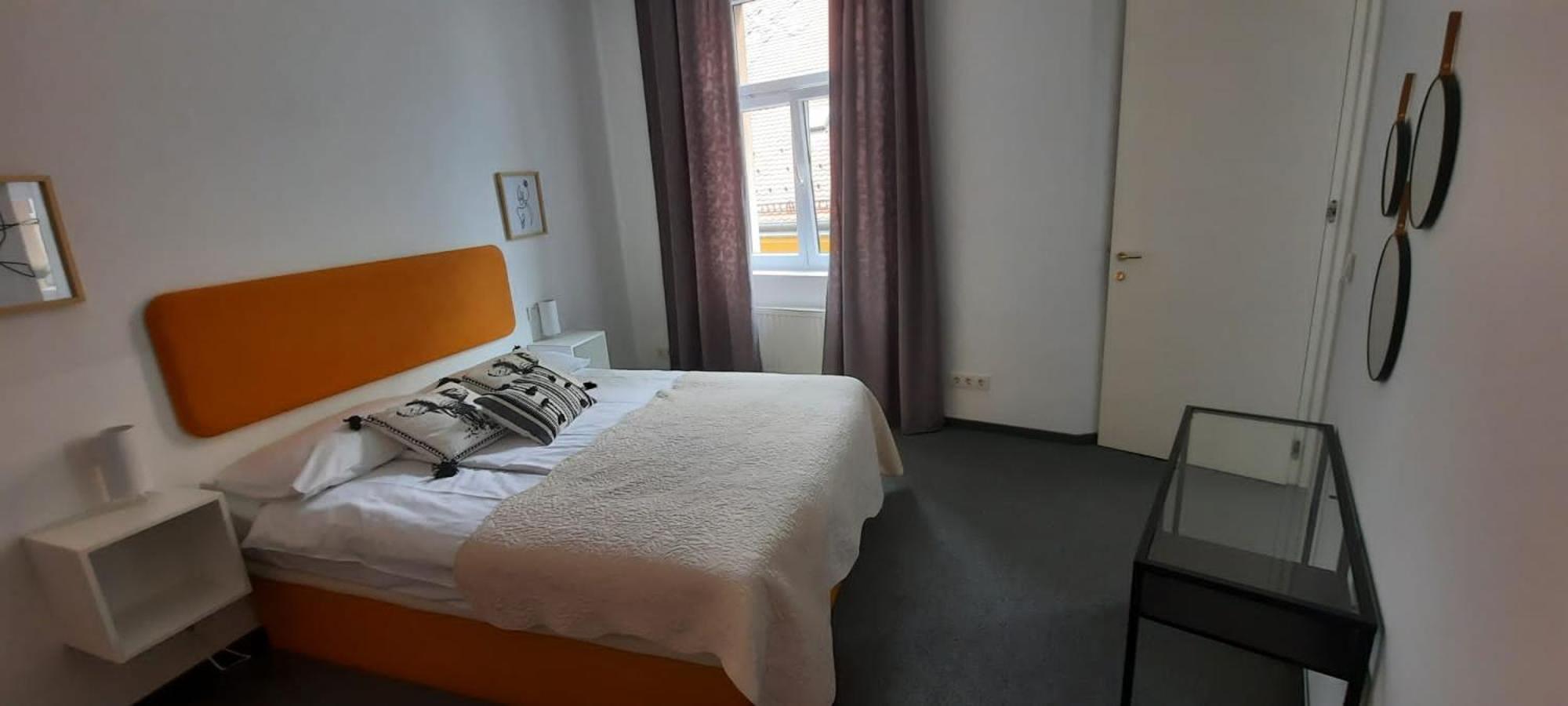 Dolac Apartment *
